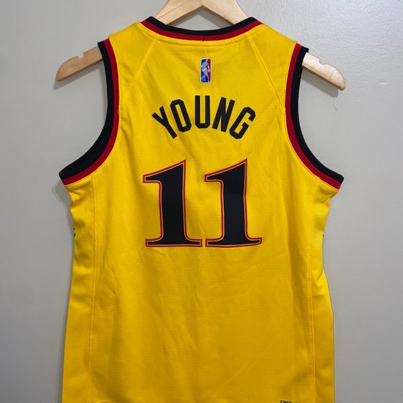 Nike NBA Atlanta Hawks Trae Young #11 Basketball Youth Jersey Size NEW - Picture 5 of 16
